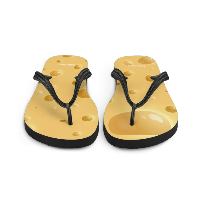 Vista frontal de las chanclas de queso Gruyere con tiras negras.