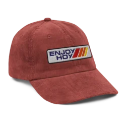 Gorra de pana café terracota EnjoyHoy;) en ángulo lateral izquierdo.