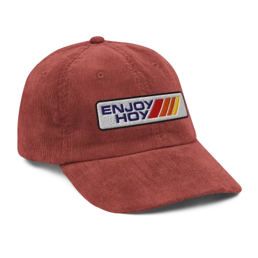 Gorra de pana café terracota EnjoyHoy;) en ángulo lateral izquierdo.