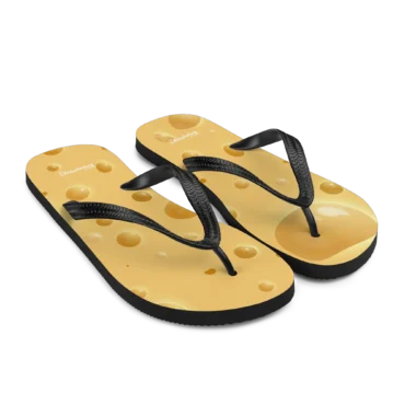 Chanclas de queso Gruyere vistas en ángulo 3/4 con diseño impreso.