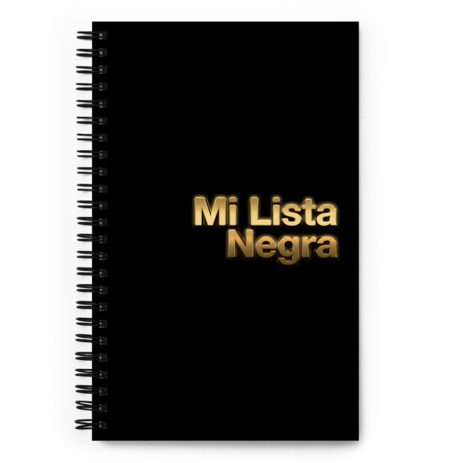 Libreta Mi Lista Negra con portada negra y letras doradas en la portada.