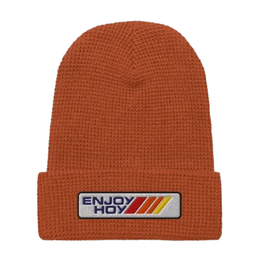Gorro waffle terracota EnjoyHoy; vista frontal con parche bordado