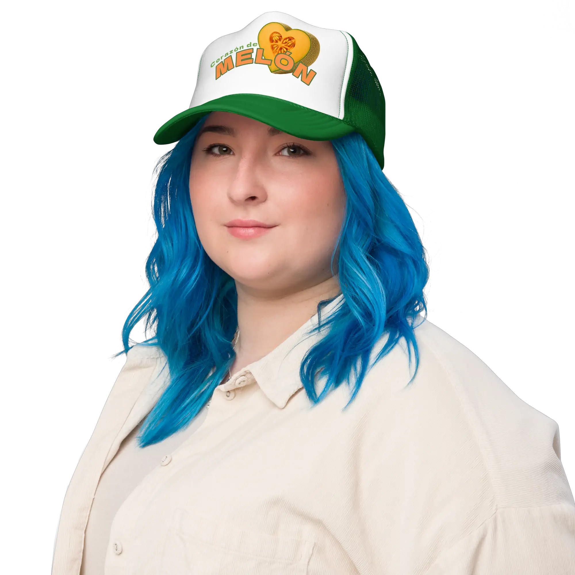 gorra trucker corazón de melón modelo usando gorra