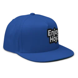 Gorra azul rey EnjoyHoy vista frontal, corona alta y visera plana snapback ajustable.